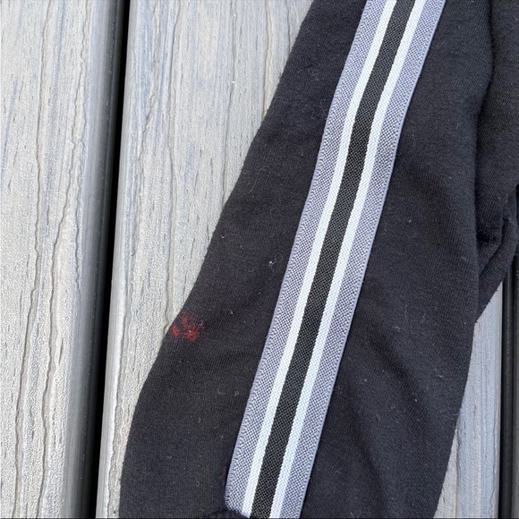 Off-the-shoulder sweatshirt - Picture 2 of 3